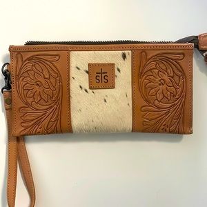 STS Ranchwear Leather Clutch